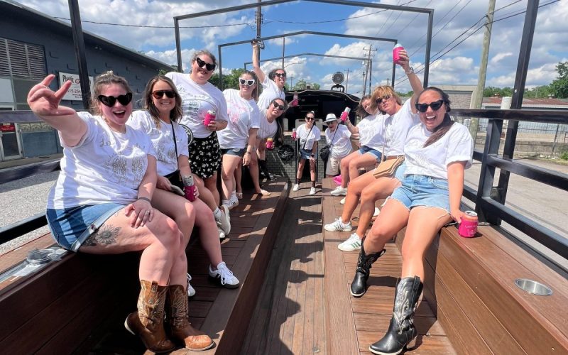 Rowdy Bus Surpasses 1,000 Five-Star Reviews in Nashville