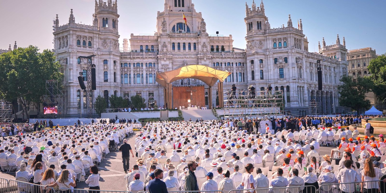 Pope Leads Corpus Christi Procession in Madrid, Drawing Large Crowds