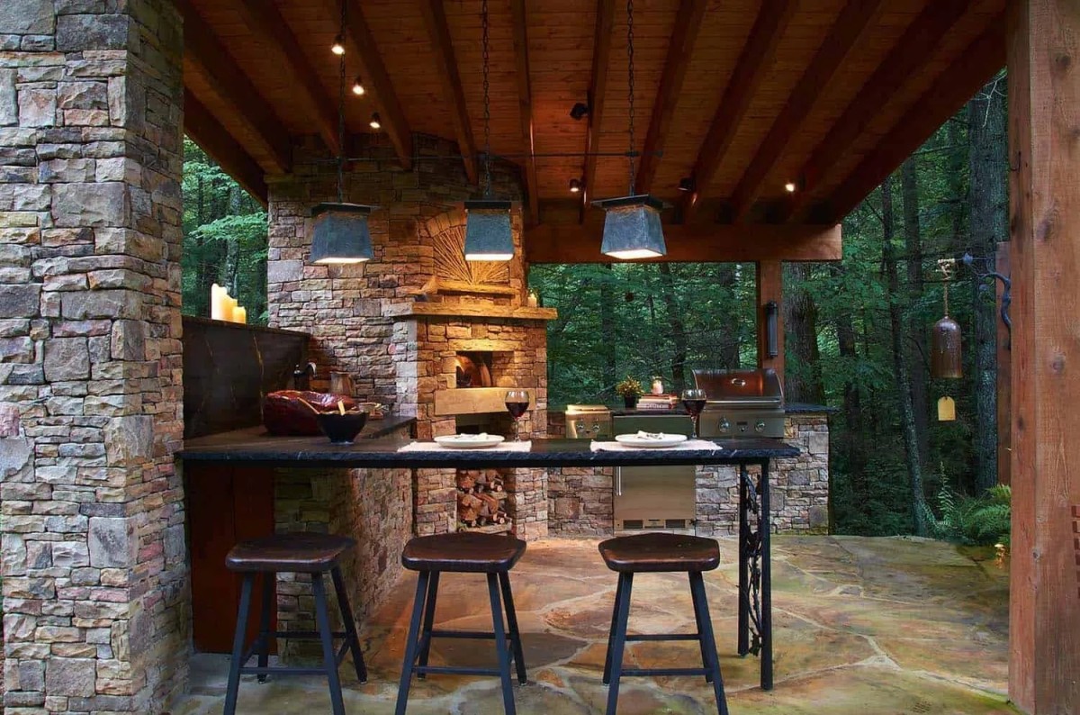 Spring Hill Firm Builds Custom Outdoor Kitchens and Paver Patios